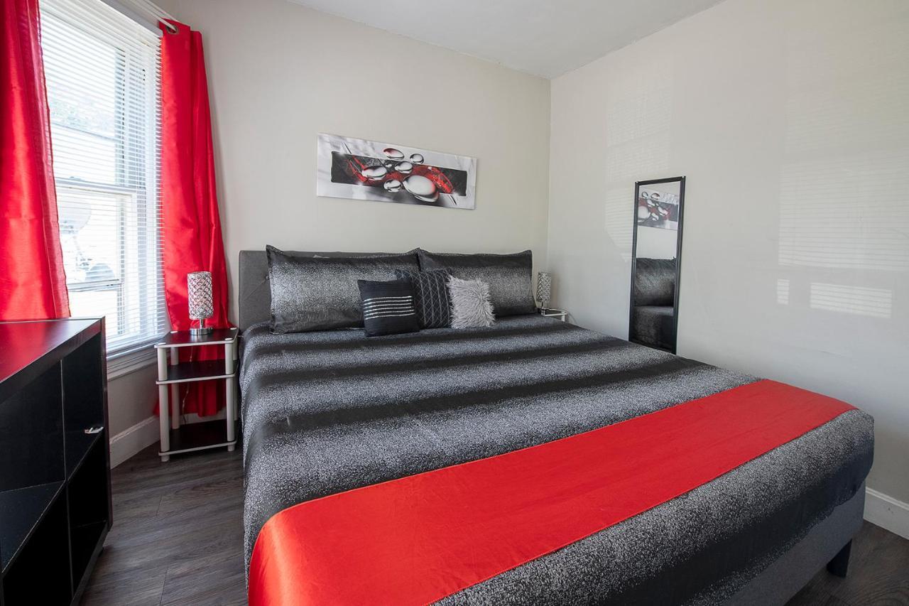 קליבלנד The Rubi Lounge - Spacious Brooklyn Centre Modern Escape Near Downtown With Parking, 300Mb Wifi & Self Check-In מראה חיצוני תמונה
