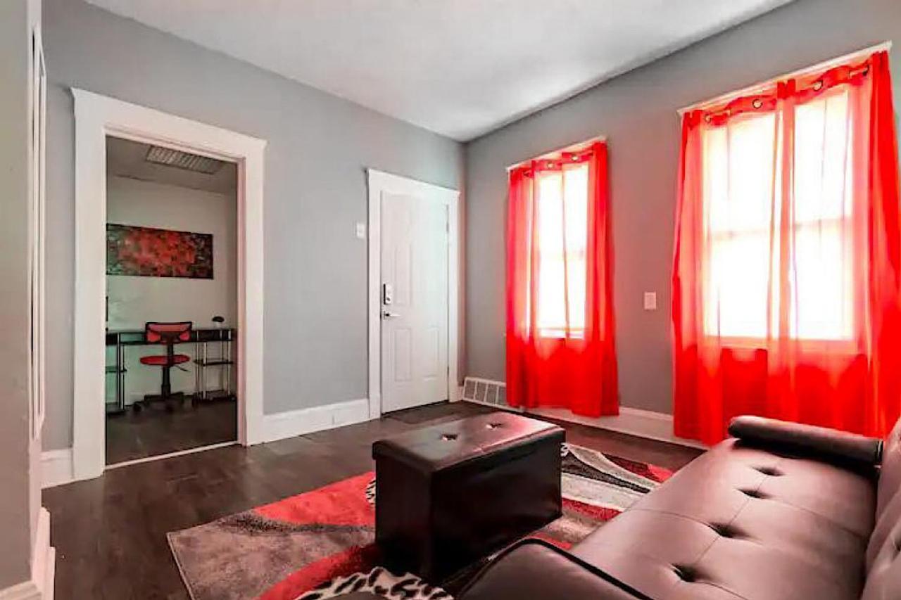 קליבלנד The Rubi Lounge - Spacious Brooklyn Centre Modern Escape Near Downtown With Parking, 300Mb Wifi & Self Check-In מראה חיצוני תמונה