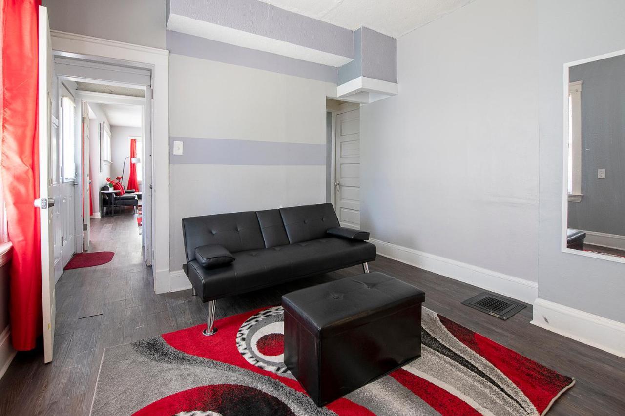 קליבלנד The Rubi Lounge - Spacious Brooklyn Centre Modern Escape Near Downtown With Parking, 300Mb Wifi & Self Check-In מראה חיצוני תמונה