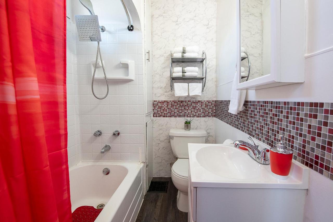 קליבלנד The Rubi Lounge - Spacious Brooklyn Centre Modern Escape Near Downtown With Parking, 300Mb Wifi & Self Check-In מראה חיצוני תמונה