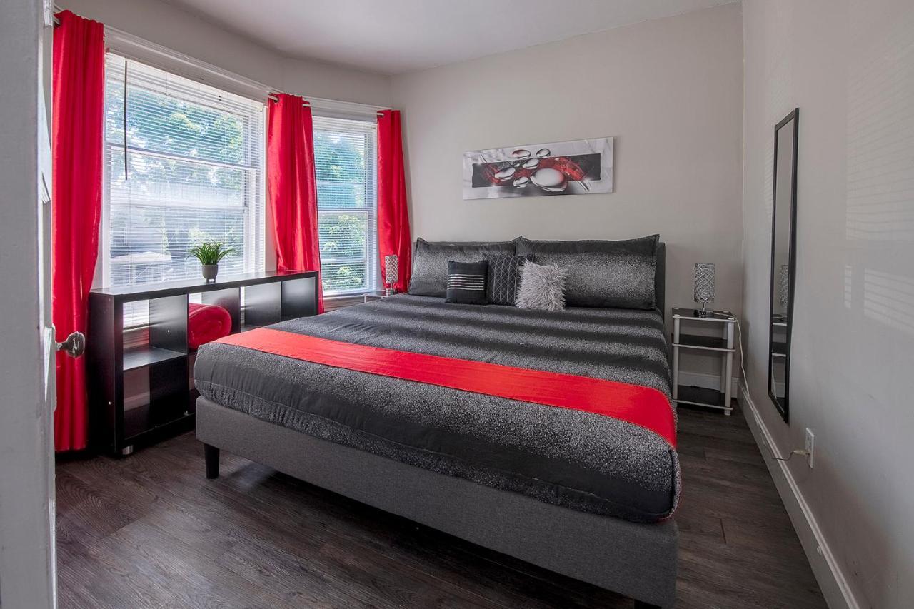 קליבלנד The Rubi Lounge - Spacious Brooklyn Centre Modern Escape Near Downtown With Parking, 300Mb Wifi & Self Check-In מראה חיצוני תמונה