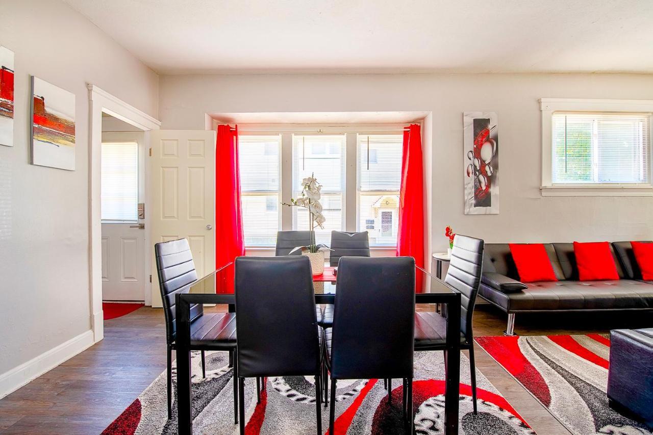 קליבלנד The Rubi Lounge - Spacious Brooklyn Centre Modern Escape Near Downtown With Parking, 300Mb Wifi & Self Check-In מראה חיצוני תמונה