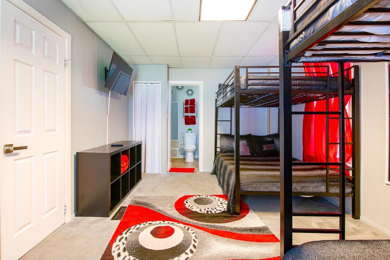 קליבלנד The Rubi Lounge - Spacious Brooklyn Centre Modern Escape Near Downtown With Parking, 300Mb Wifi & Self Check-In מראה חיצוני תמונה