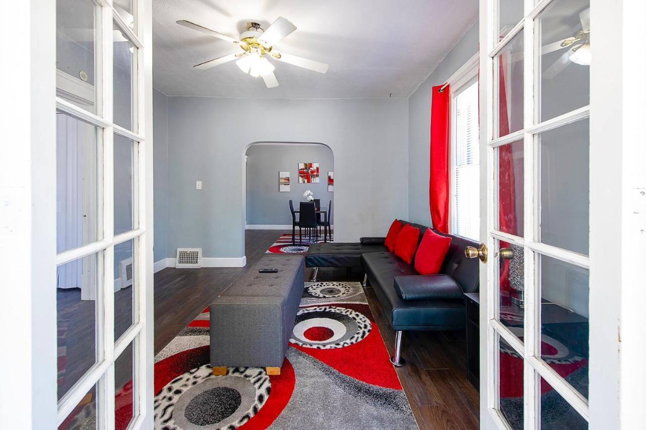 קליבלנד The Rubi Lounge - Spacious Brooklyn Centre Modern Escape Near Downtown With Parking, 300Mb Wifi & Self Check-In מראה חיצוני תמונה