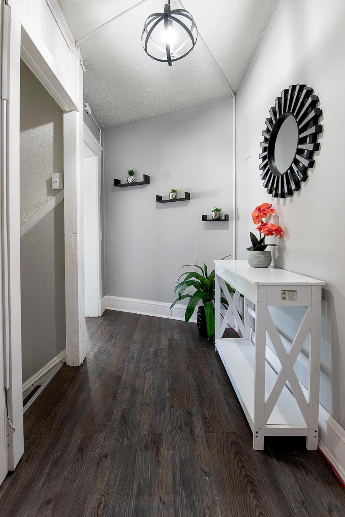 קליבלנד The Rubi Lounge - Spacious Brooklyn Centre Modern Escape Near Downtown With Parking, 300Mb Wifi & Self Check-In חדר תמונה
